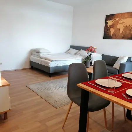 In Zentrumnahe Mit Balkon,internet,tv Und Sky *