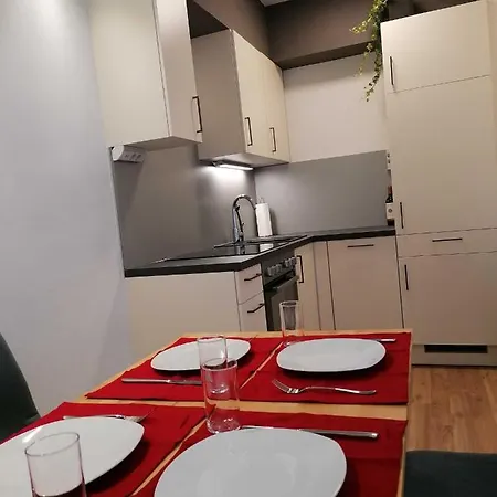 Appartamento In Zentrumnahe Mit Balkon,internet,tv Und Sky *