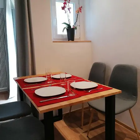 In Zentrumnahe Mit Balkon,internet,tv Und Sky *